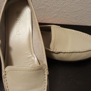 Ladies shoes